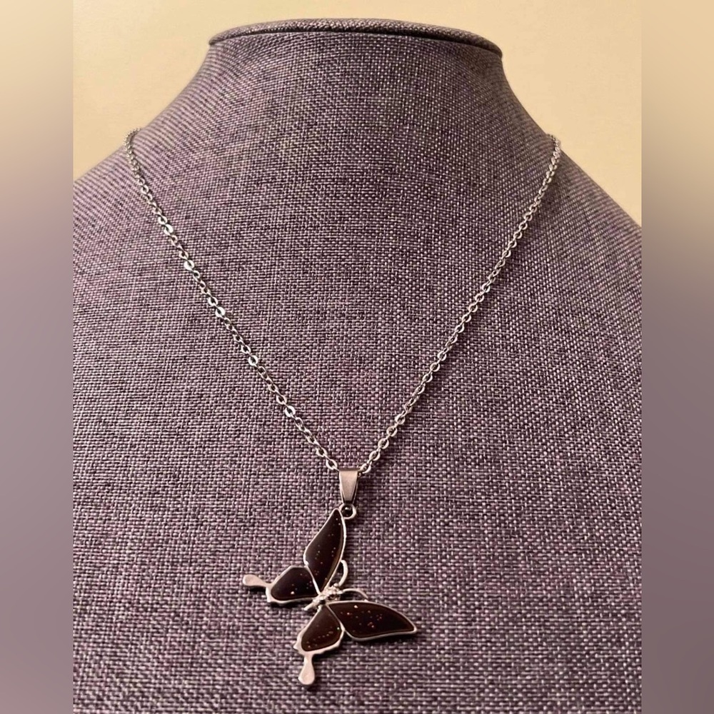 New Temperature Sensing Pendant Necklace Butterfly Moon Necklace Changing Color